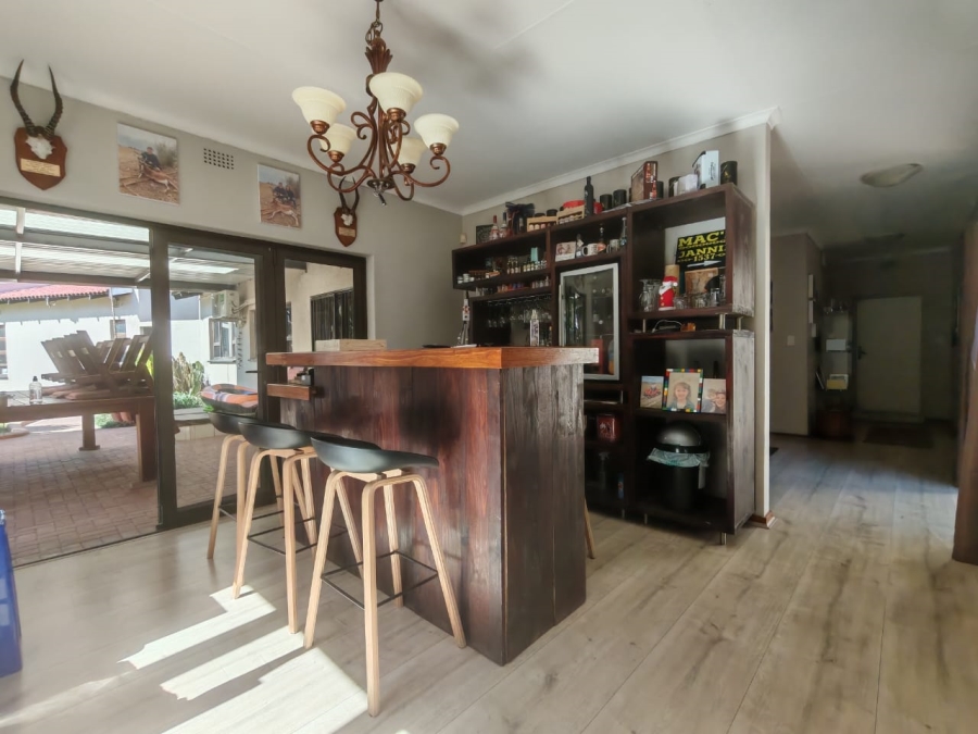 5 Bedroom Property for Sale in Three Rivers East Gauteng