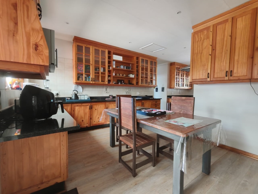 5 Bedroom Property for Sale in Three Rivers East Gauteng
