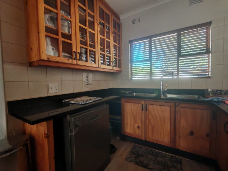 5 Bedroom Property for Sale in Three Rivers East Gauteng