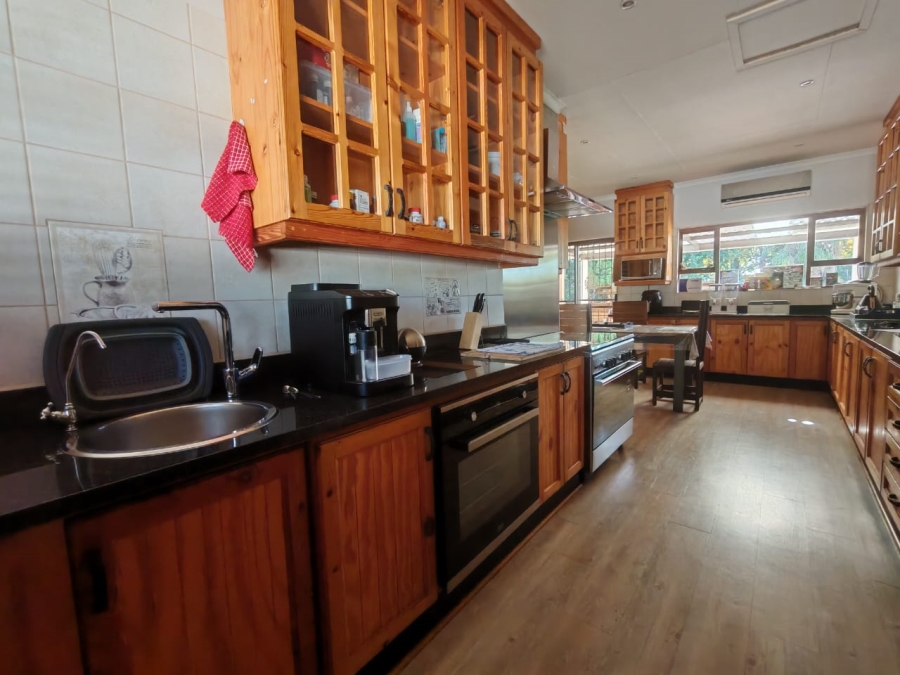 5 Bedroom Property for Sale in Three Rivers East Gauteng