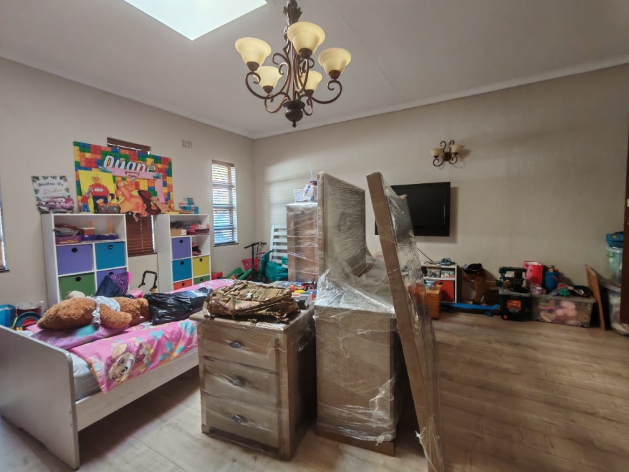 5 Bedroom Property for Sale in Three Rivers East Gauteng