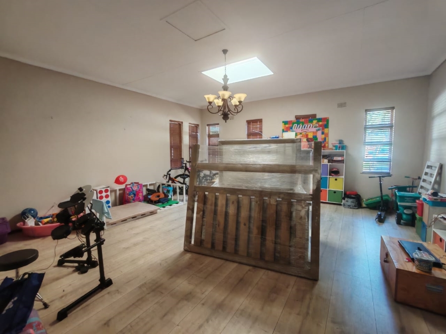5 Bedroom Property for Sale in Three Rivers East Gauteng