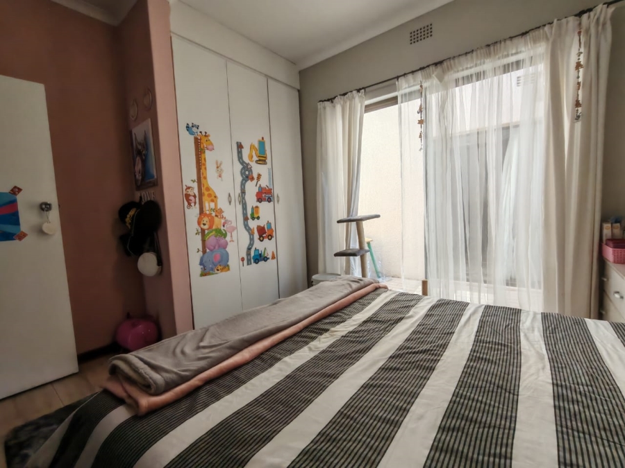 5 Bedroom Property for Sale in Three Rivers East Gauteng