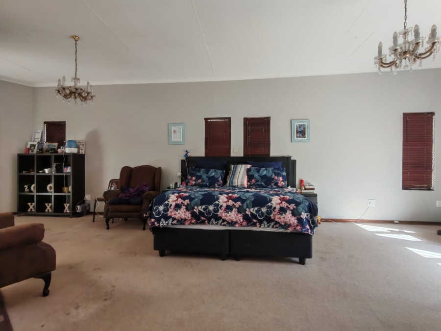 5 Bedroom Property for Sale in Three Rivers East Gauteng