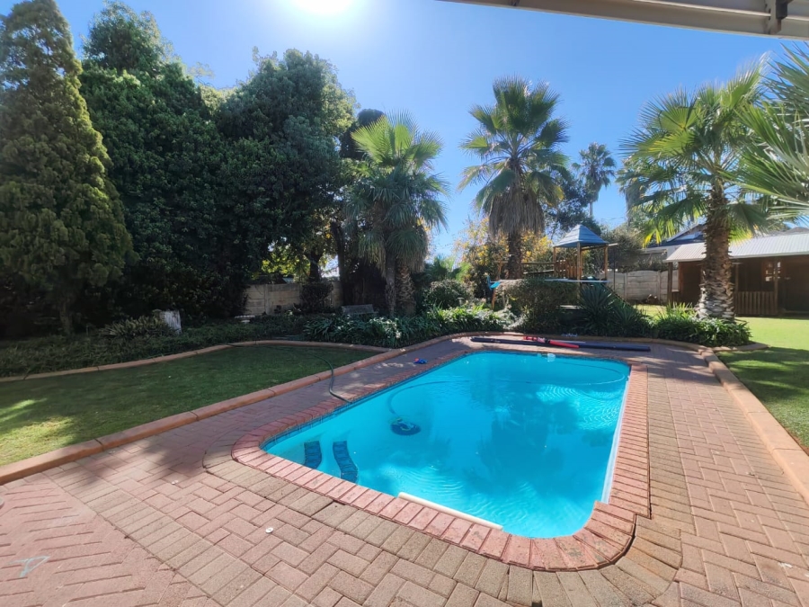 5 Bedroom Property for Sale in Three Rivers East Gauteng