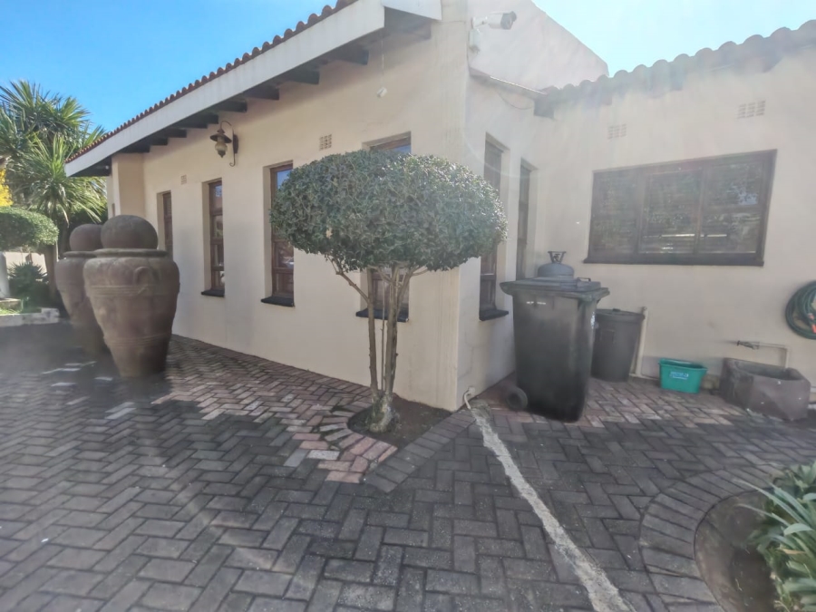 5 Bedroom Property for Sale in Three Rivers East Gauteng