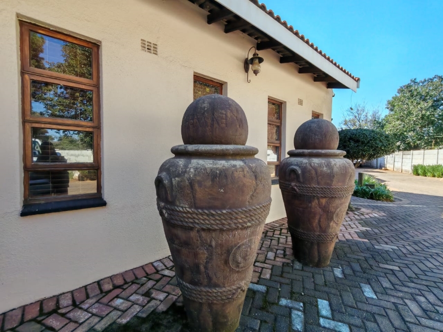 5 Bedroom Property for Sale in Three Rivers East Gauteng