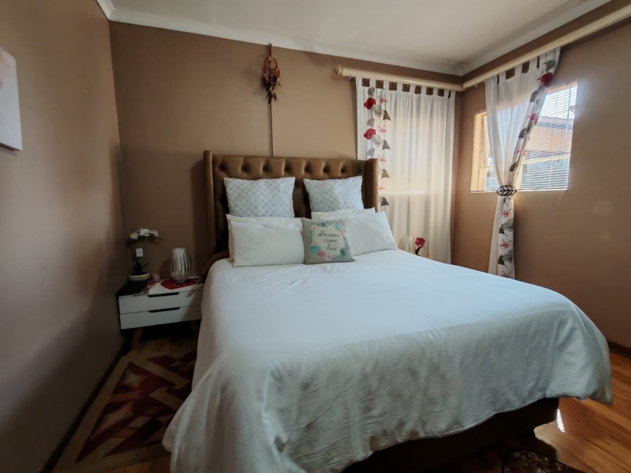 4 Bedroom Property for Sale in Risiville Gauteng