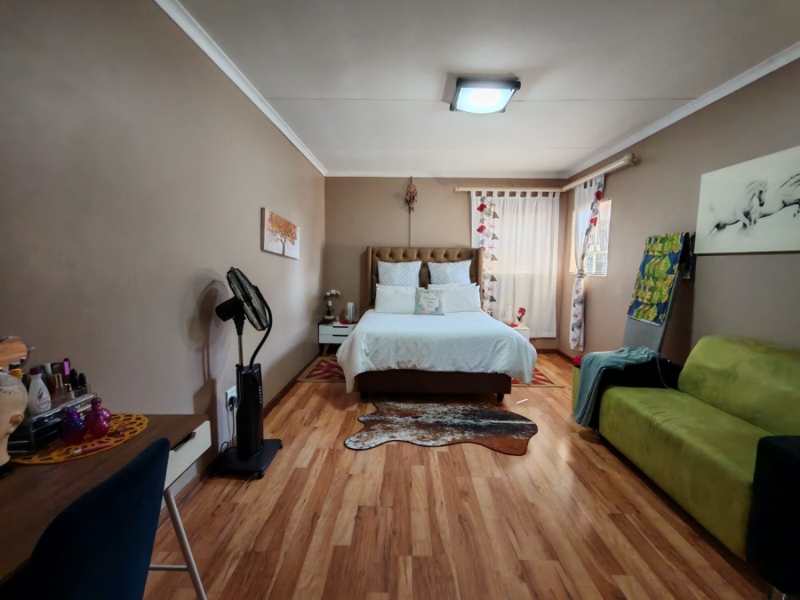 4 Bedroom Property for Sale in Risiville Gauteng