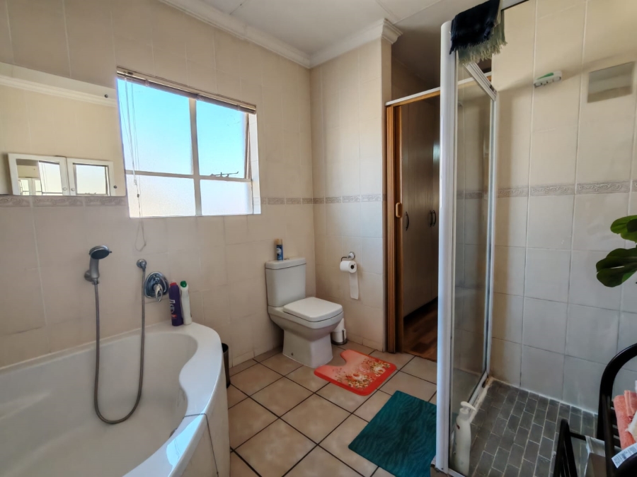 4 Bedroom Property for Sale in Risiville Gauteng