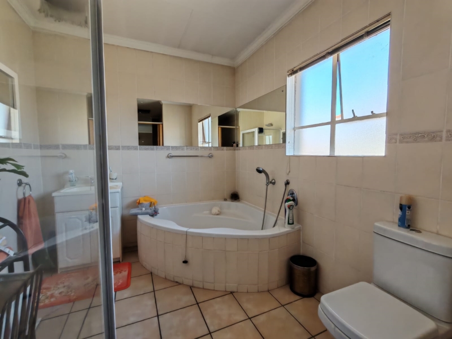 4 Bedroom Property for Sale in Risiville Gauteng