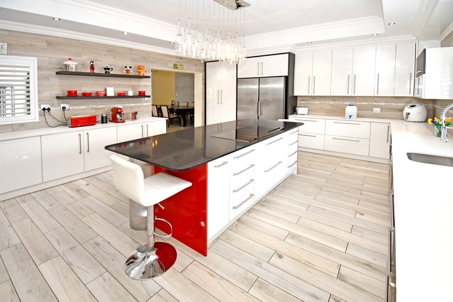 6 Bedroom Property for Sale in River Club Gauteng