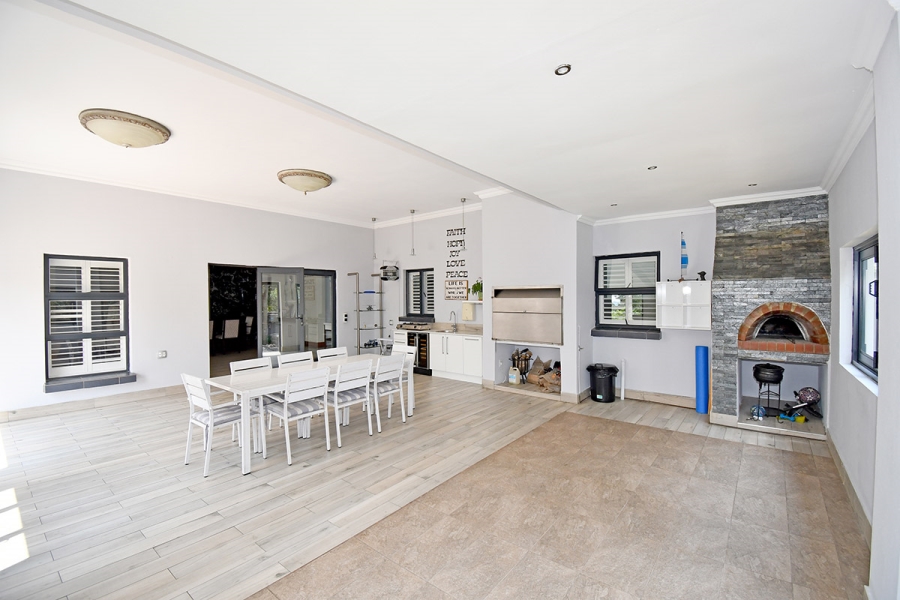 6 Bedroom Property for Sale in River Club Gauteng
