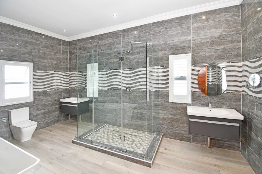 6 Bedroom Property for Sale in River Club Gauteng