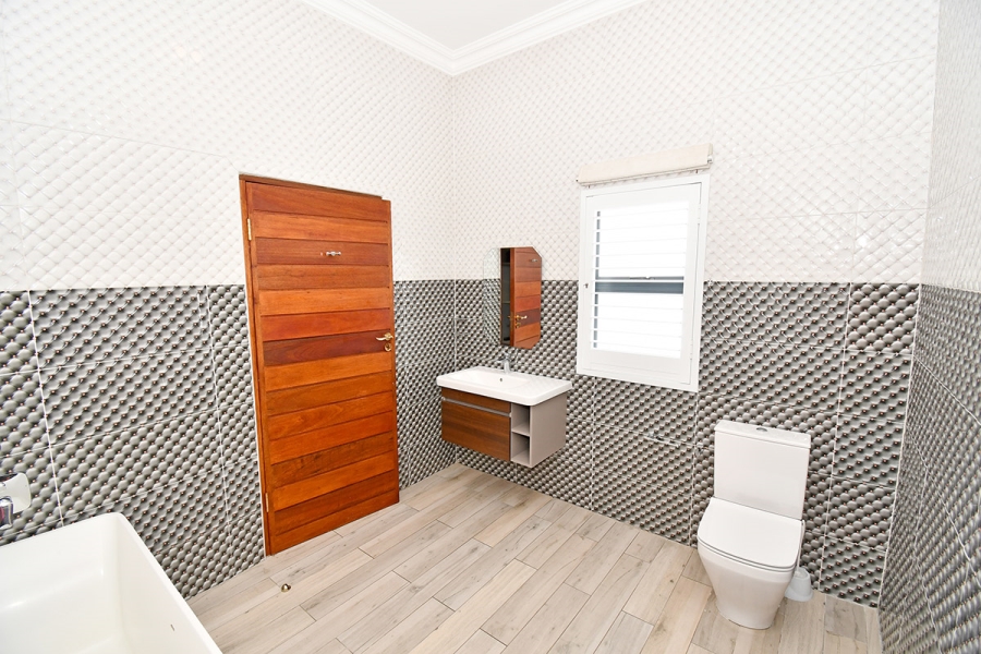 6 Bedroom Property for Sale in River Club Gauteng