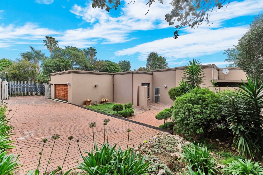 To Let 4 Bedroom Property for Rent in Morningside Manor Gauteng