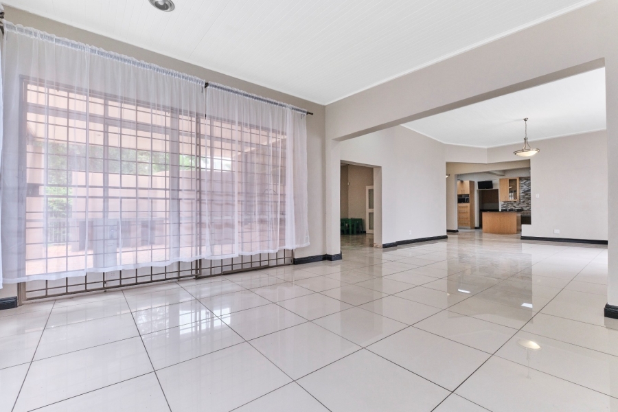 To Let 4 Bedroom Property for Rent in Morningside Manor Gauteng