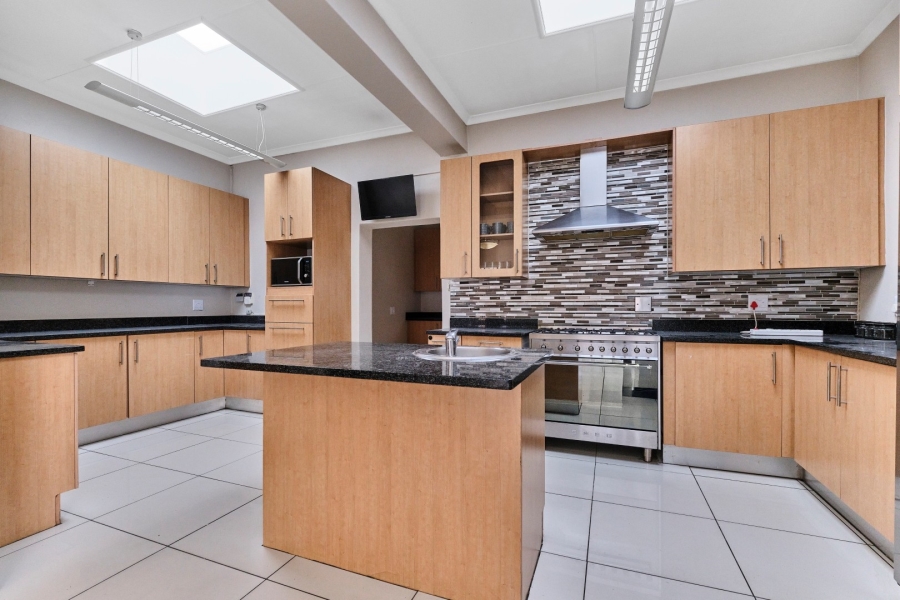To Let 4 Bedroom Property for Rent in Morningside Manor Gauteng