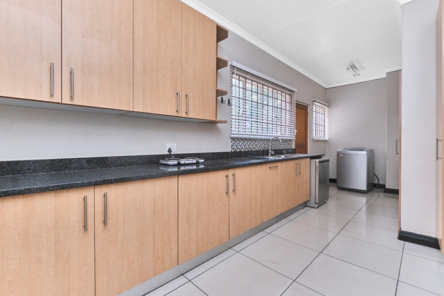 To Let 4 Bedroom Property for Rent in Morningside Manor Gauteng
