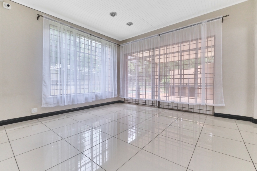 To Let 4 Bedroom Property for Rent in Morningside Manor Gauteng