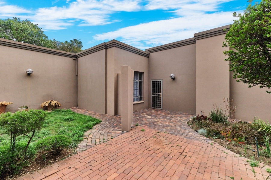 To Let 4 Bedroom Property for Rent in Morningside Manor Gauteng