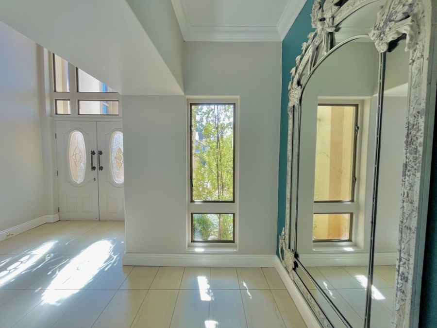 5 Bedroom Property for Sale in Silver Lakes Golf Estate Gauteng