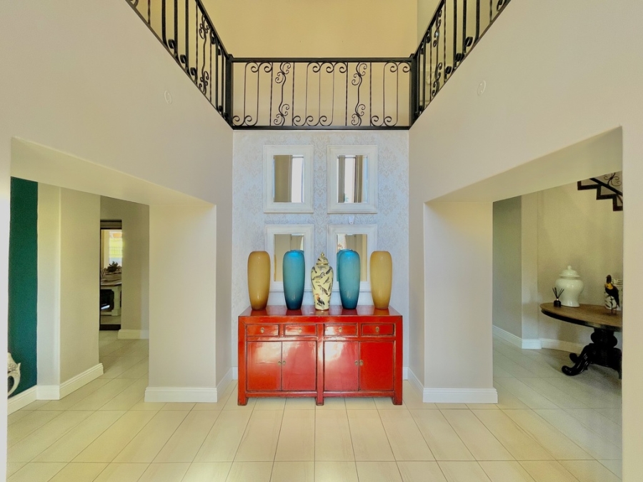 5 Bedroom Property for Sale in Silver Lakes Golf Estate Gauteng