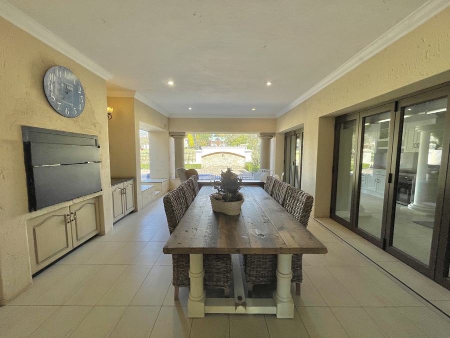 5 Bedroom Property for Sale in Silver Lakes Golf Estate Gauteng