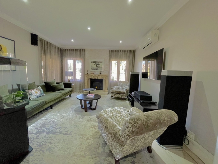 5 Bedroom Property for Sale in Silver Lakes Golf Estate Gauteng