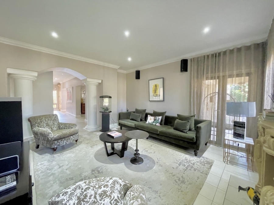 5 Bedroom Property for Sale in Silver Lakes Golf Estate Gauteng