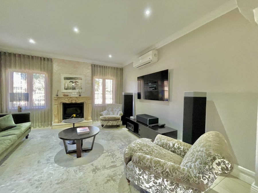 5 Bedroom Property for Sale in Silver Lakes Golf Estate Gauteng