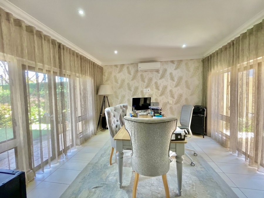 5 Bedroom Property for Sale in Silver Lakes Golf Estate Gauteng