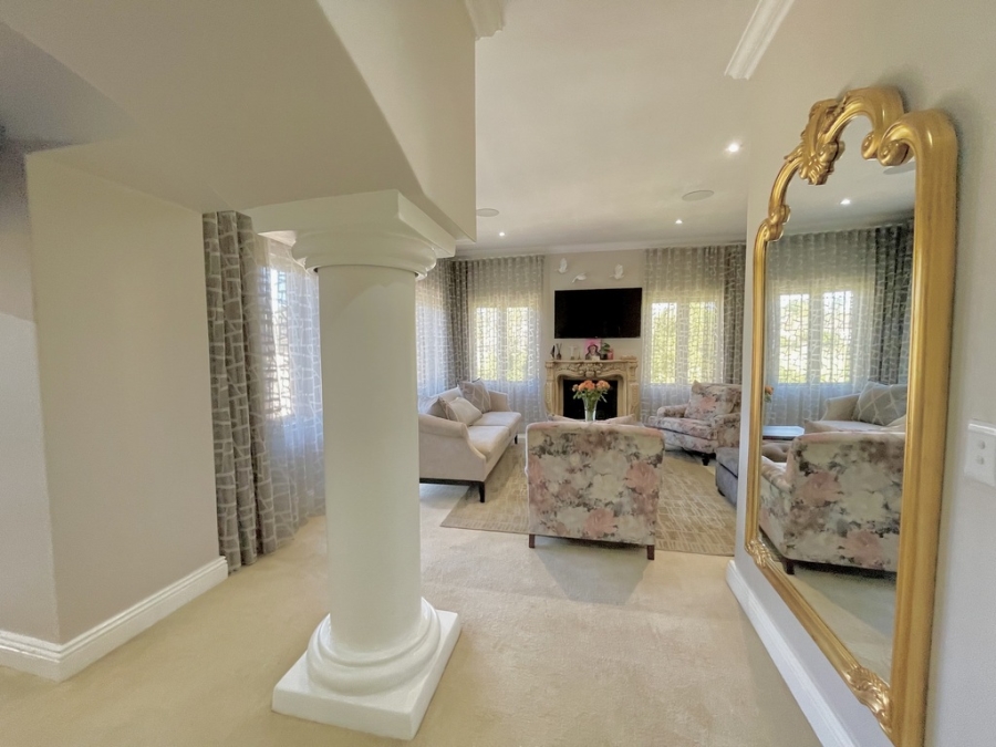 5 Bedroom Property for Sale in Silver Lakes Golf Estate Gauteng