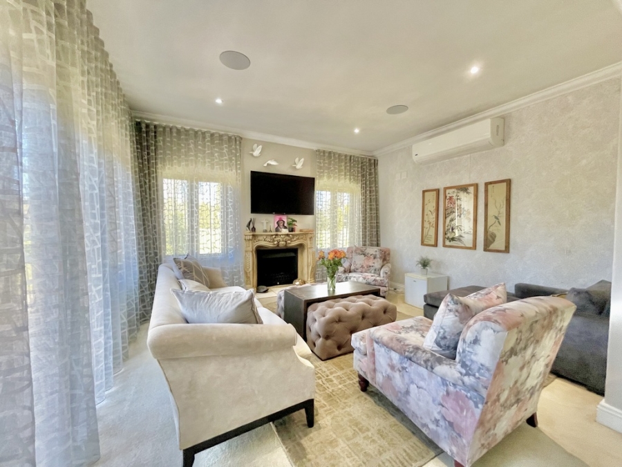 5 Bedroom Property for Sale in Silver Lakes Golf Estate Gauteng