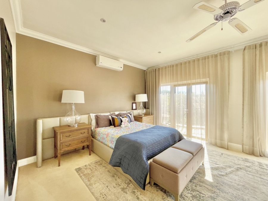 5 Bedroom Property for Sale in Silver Lakes Golf Estate Gauteng
