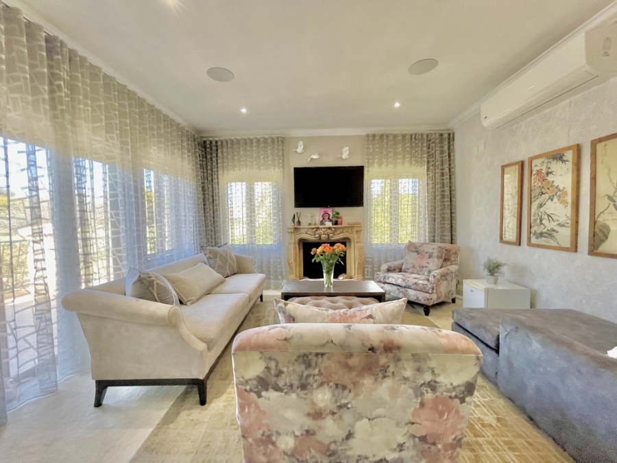 5 Bedroom Property for Sale in Silver Lakes Golf Estate Gauteng
