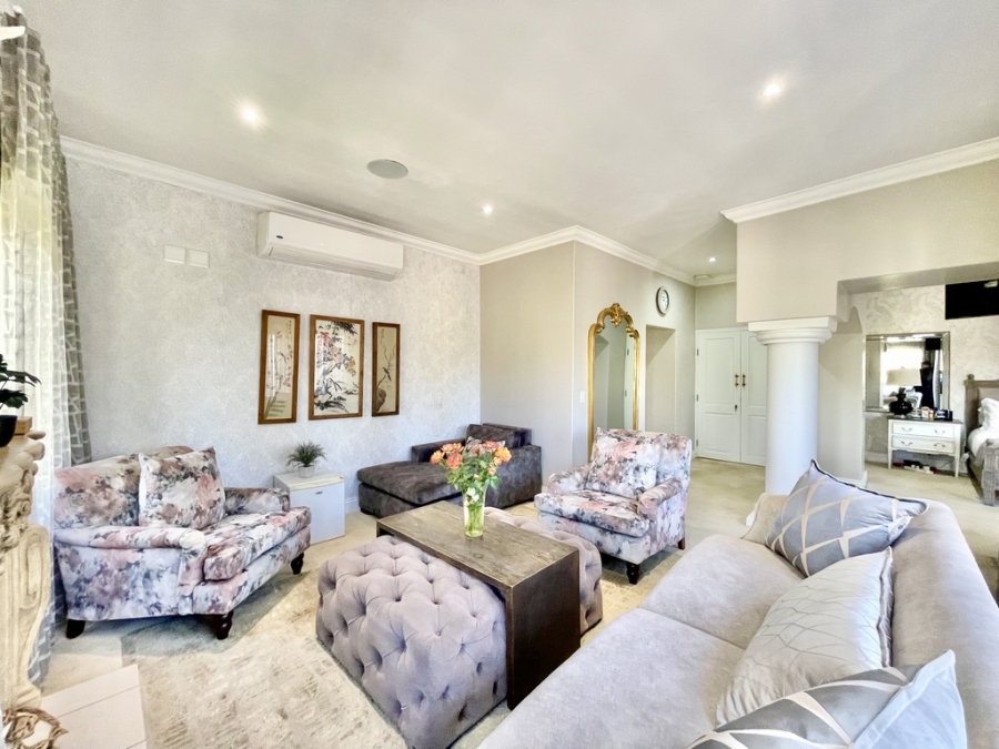 5 Bedroom Property for Sale in Silver Lakes Golf Estate Gauteng