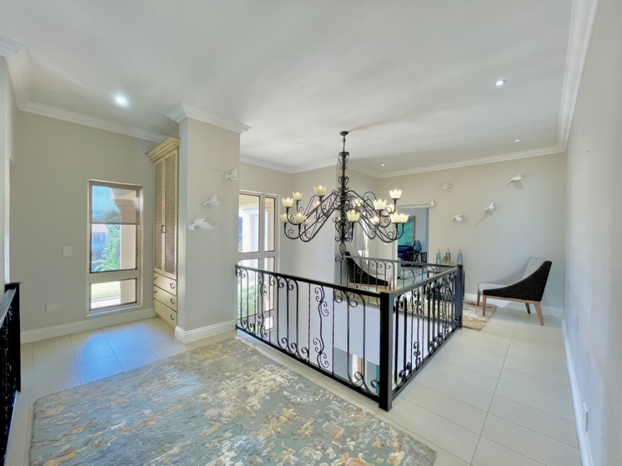 5 Bedroom Property for Sale in Silver Lakes Golf Estate Gauteng