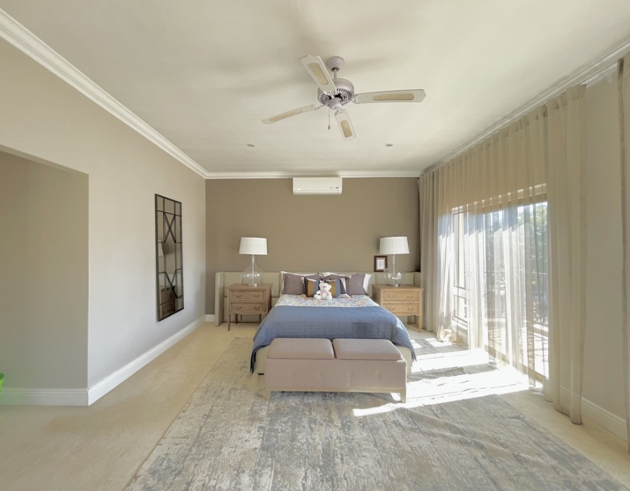 5 Bedroom Property for Sale in Silver Lakes Golf Estate Gauteng