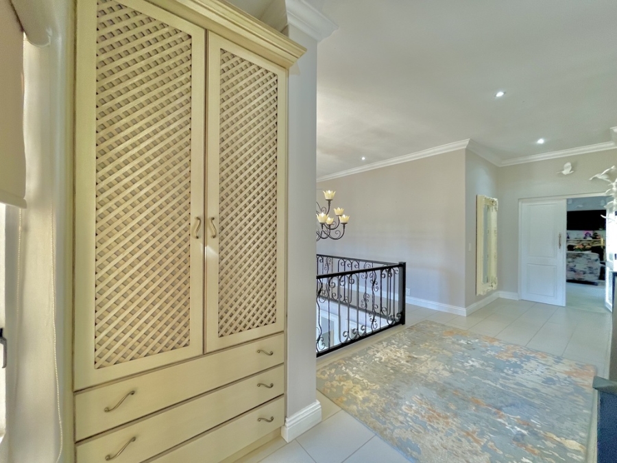 5 Bedroom Property for Sale in Silver Lakes Golf Estate Gauteng
