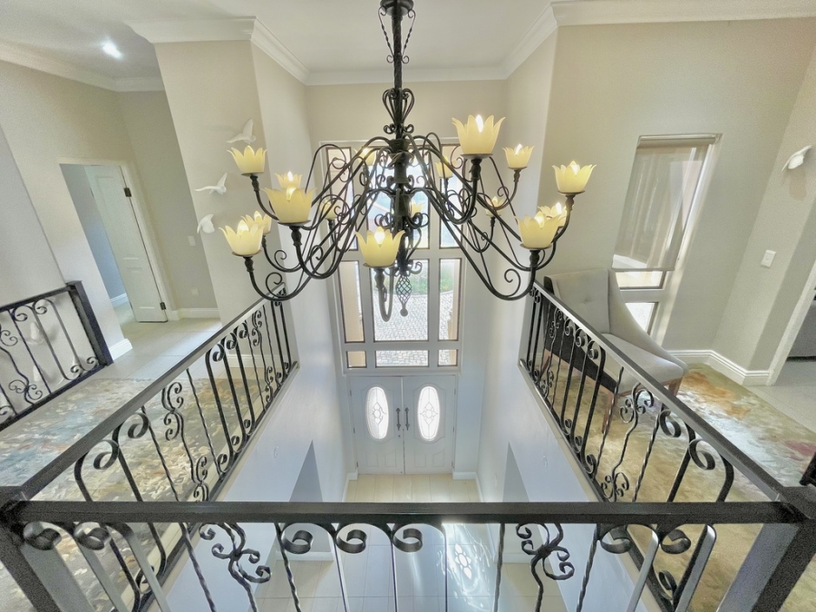 5 Bedroom Property for Sale in Silver Lakes Golf Estate Gauteng