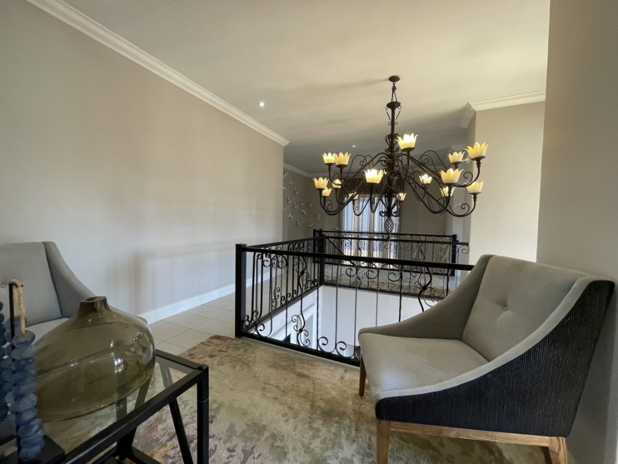 5 Bedroom Property for Sale in Silver Lakes Golf Estate Gauteng