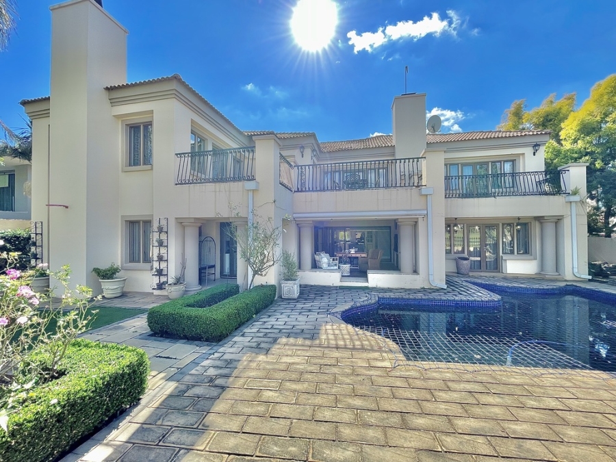 5 Bedroom Property for Sale in Silver Lakes Golf Estate Gauteng