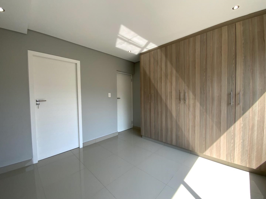 To Let 2 Bedroom Property for Rent in Broadacres Gauteng