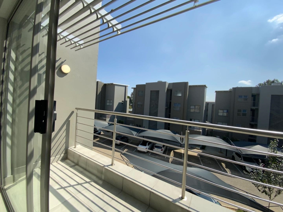 To Let 2 Bedroom Property for Rent in Broadacres Gauteng