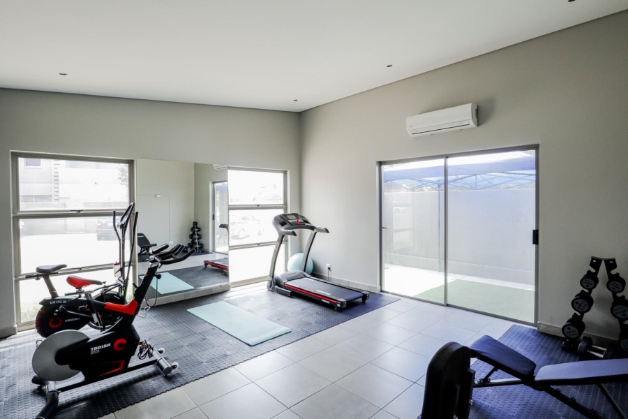 To Let 2 Bedroom Property for Rent in Broadacres Gauteng