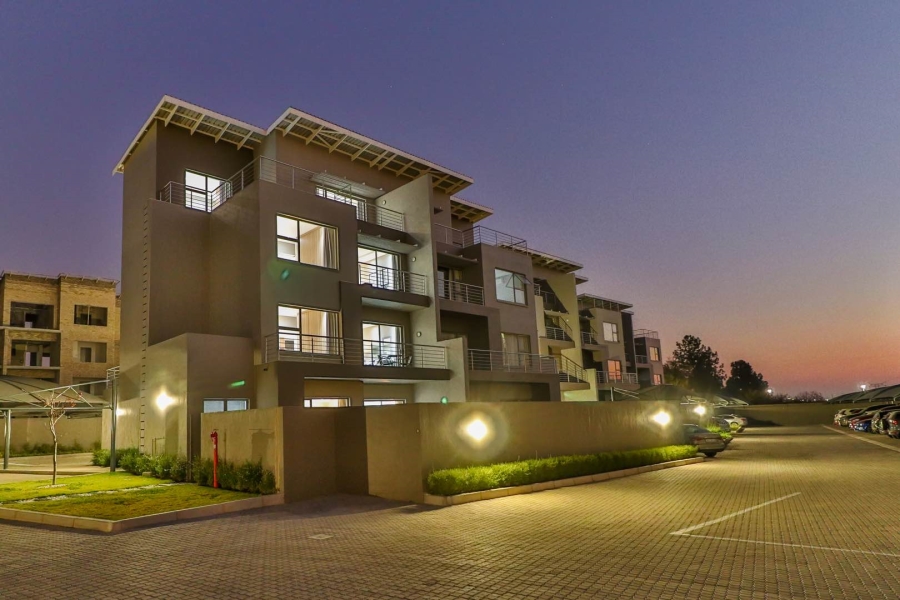 To Let 2 Bedroom Property for Rent in Broadacres Gauteng