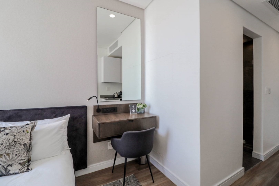 To Let 1 Bedroom Property for Rent in Illovo Gauteng