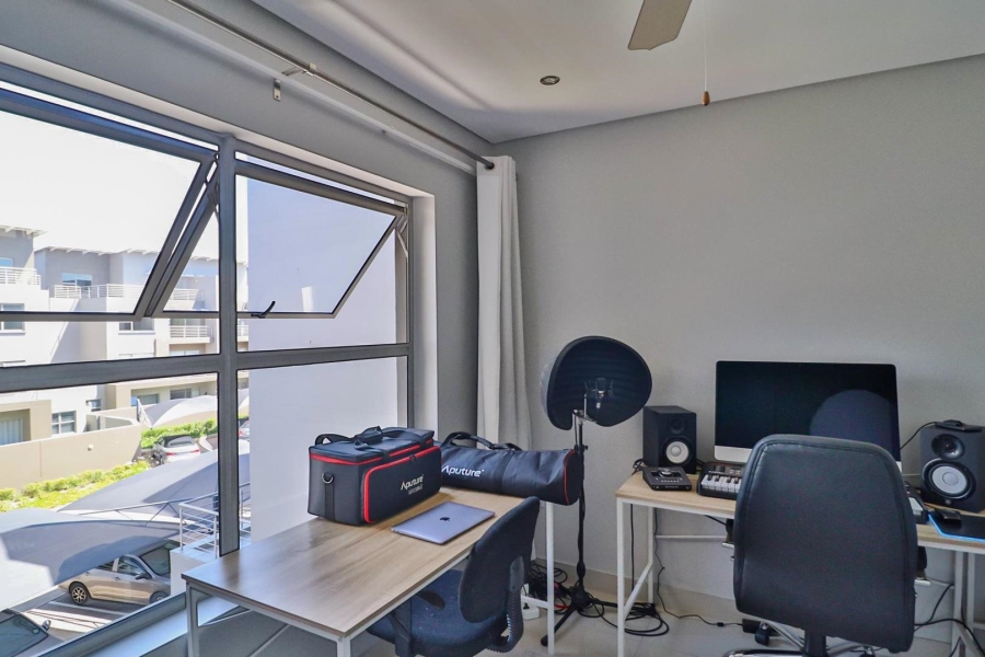 To Let 2 Bedroom Property for Rent in Broadacres Gauteng