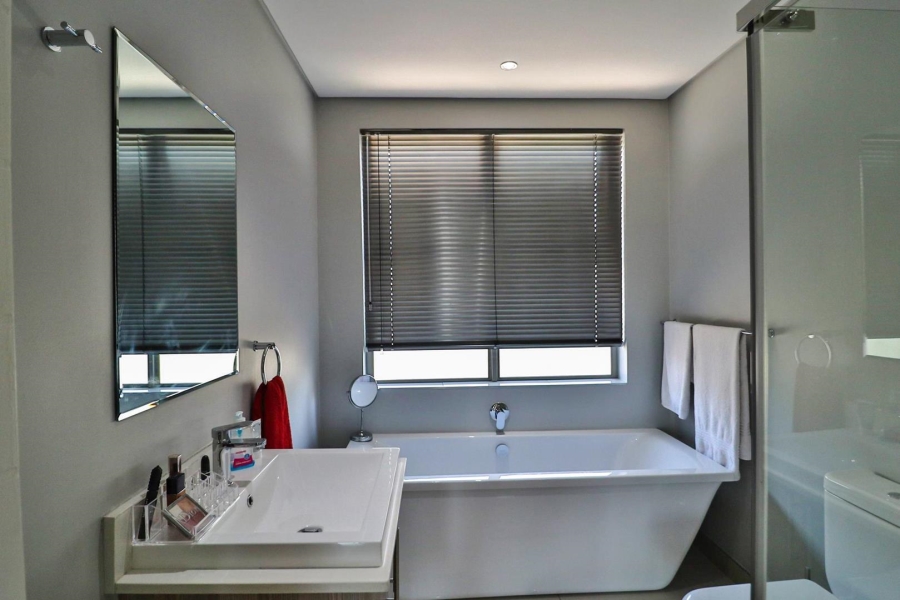 To Let 2 Bedroom Property for Rent in Broadacres Gauteng